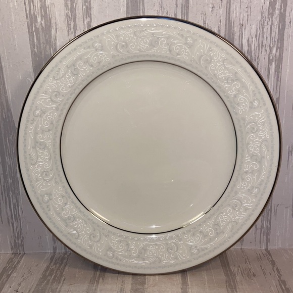 8 Noritake TRUDY Salad and Dessert CC Plate 7087 Ivory China Dinnerware - Picture 2 of 5